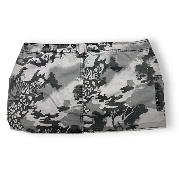 Decree Gray Camo Zebra Print Studded Mini Skirt Size 11 - Picture 6 of 6